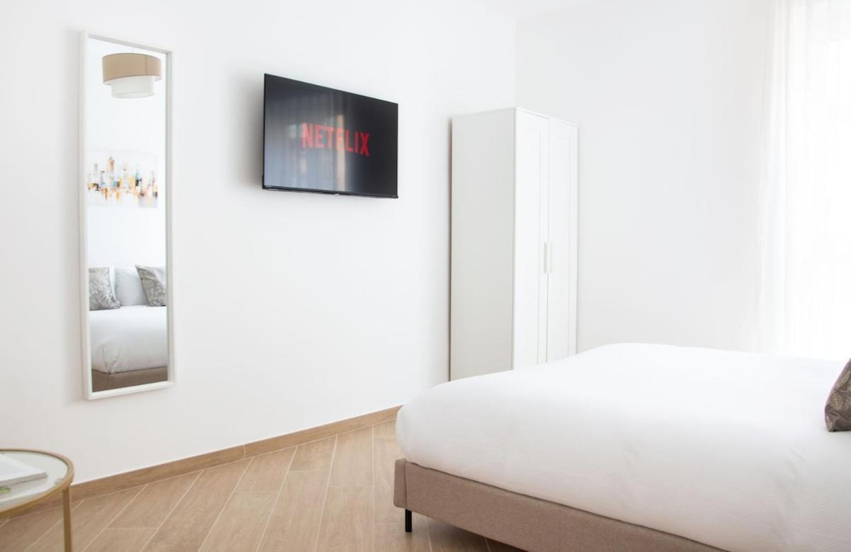 Apartment Luxury & Design Piramide Rom